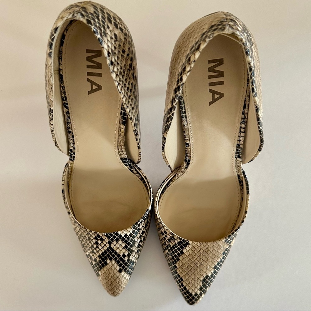 L l MIA | Black & Tan D’Orsay Snakeskin Pumps Sz 7.5 - Picture 2 of 5